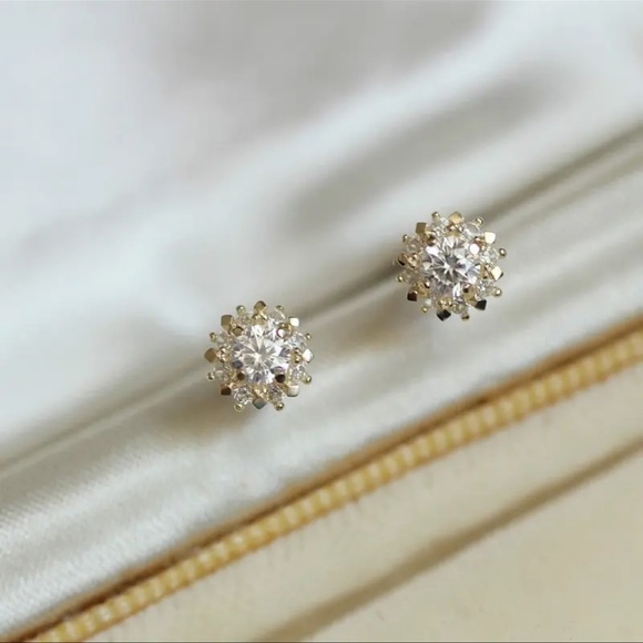 Dainty solid white gol AU375 minimalist necklace - Picture 4 of 6